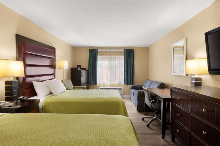 Standard Room, King or Two Doubles (3 of 6)