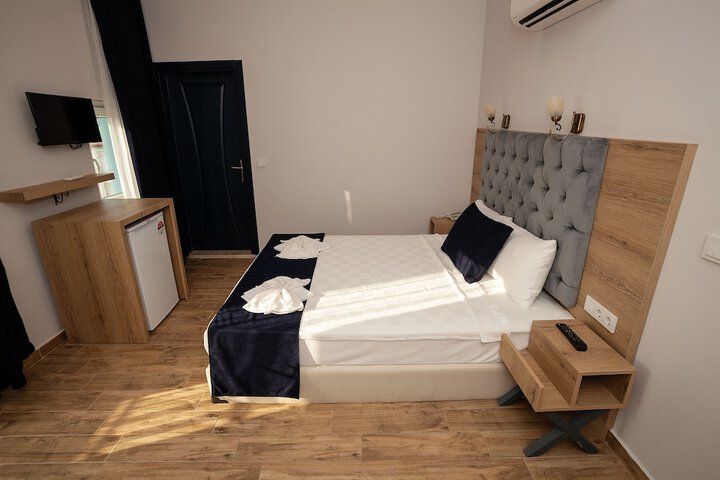 Room 5 of 25