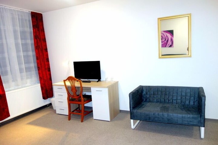 Room 13 of 27