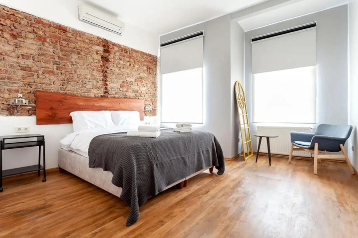 Room 3 of 40
