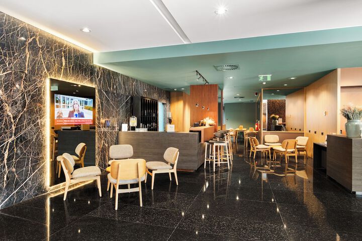 Entrance & Lobby