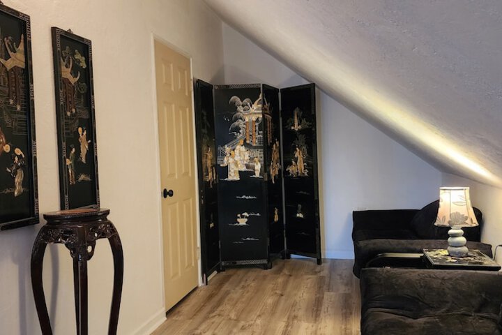 Room 13 of 109