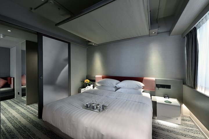 Room 12 of 70