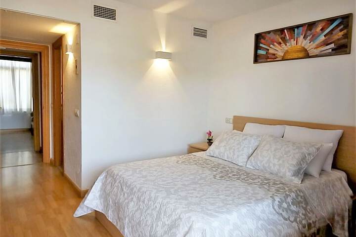 Room 8 of 85