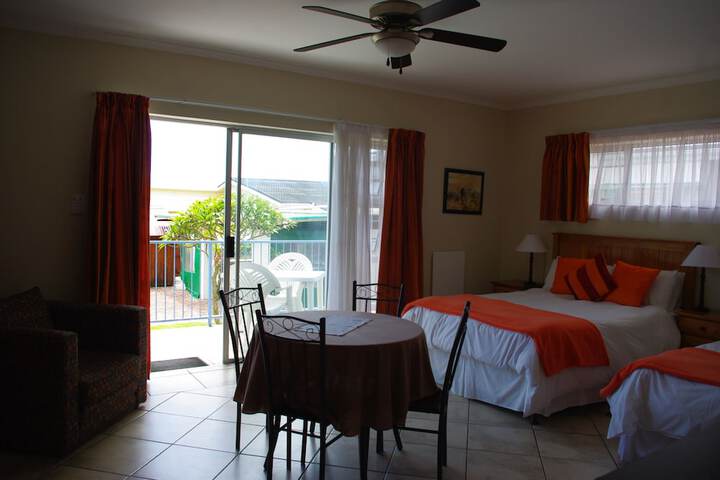 Room 6 of 44