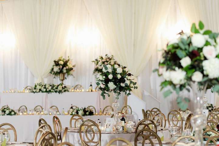 Ballroom/Hall 74 of 100