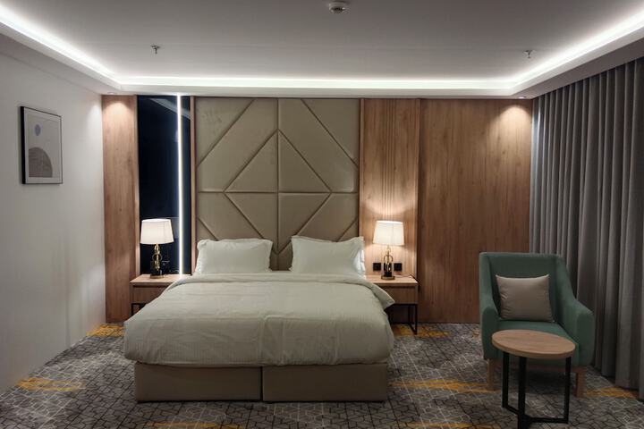 Room 8 of 39