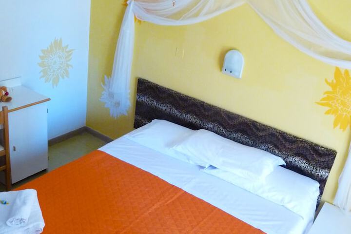 Room 12 of 49