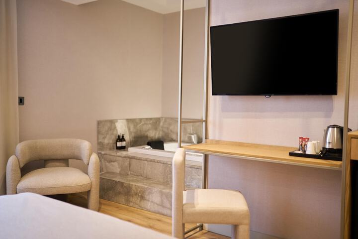 Room 7 of 29