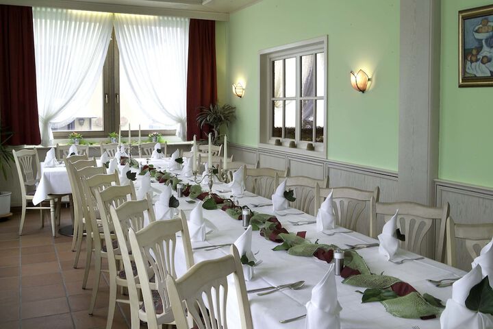 Dining 42 of 65