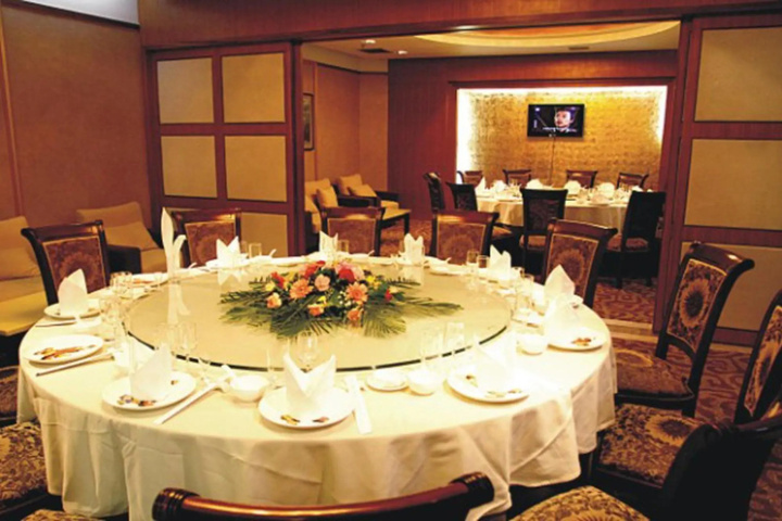 Dining 10 of 20
