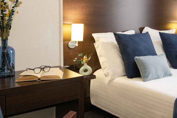 Room 14 of 32