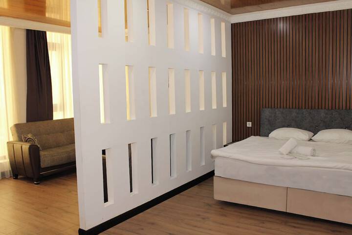 Room 81 of 108