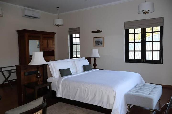 Room 5 of 31