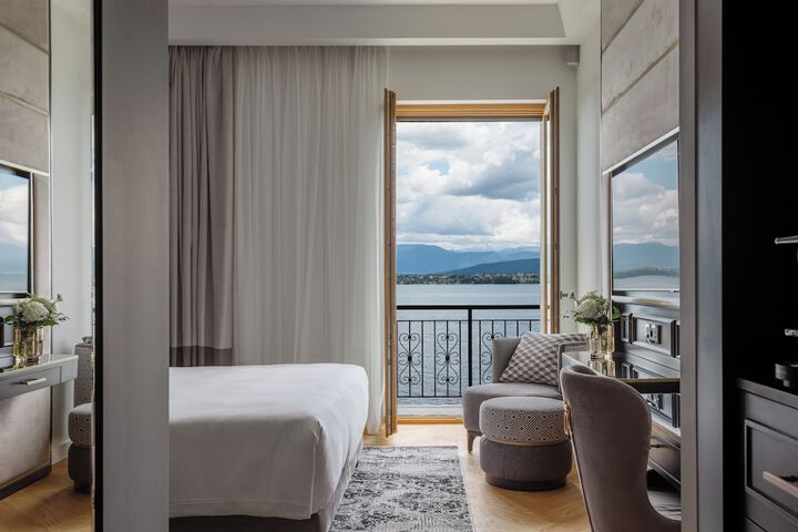 Room 10 of 55