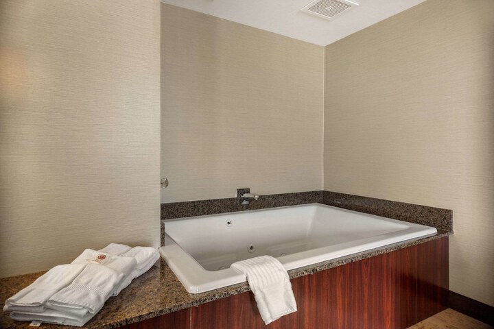 2 Double Beds Suite (10 of 31)