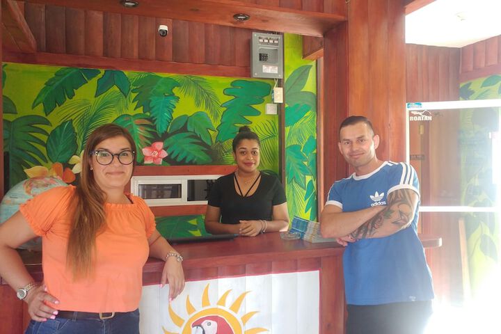 Hotel Nataro Inn in Roatan