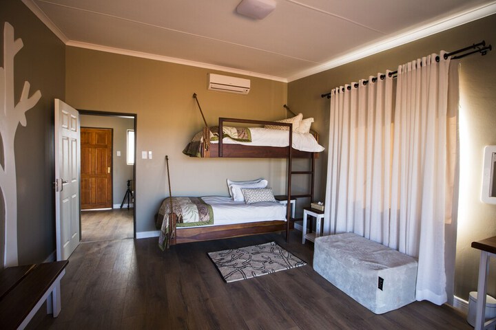 Children's theme room