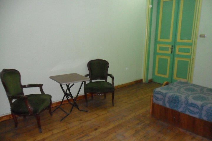Room 6 of 38