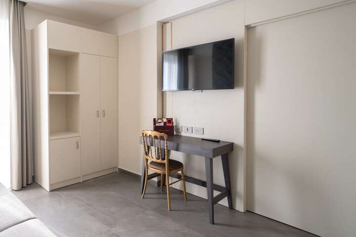Room 30 of 75
