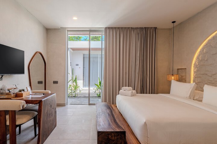 Room 4 of 35