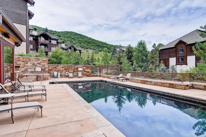 Pool 189 of 209
