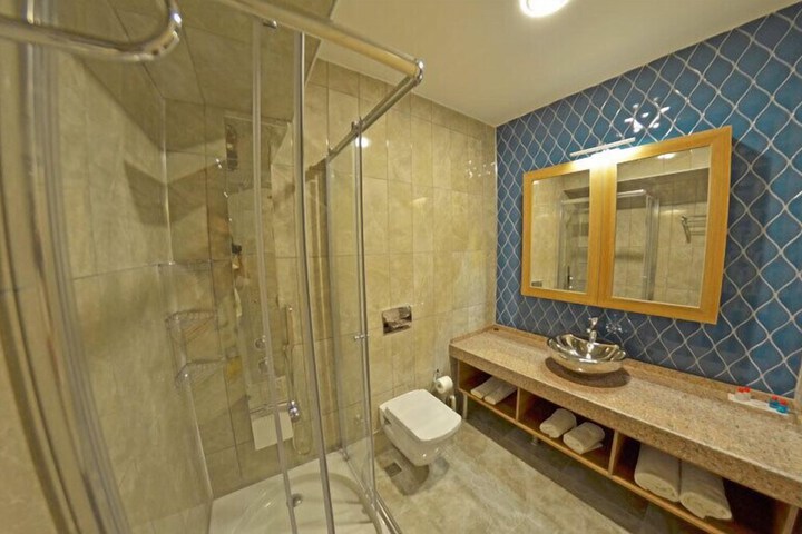 Room 15 of 24