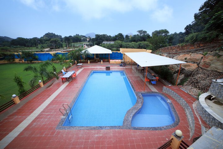 Pool 24 of 48