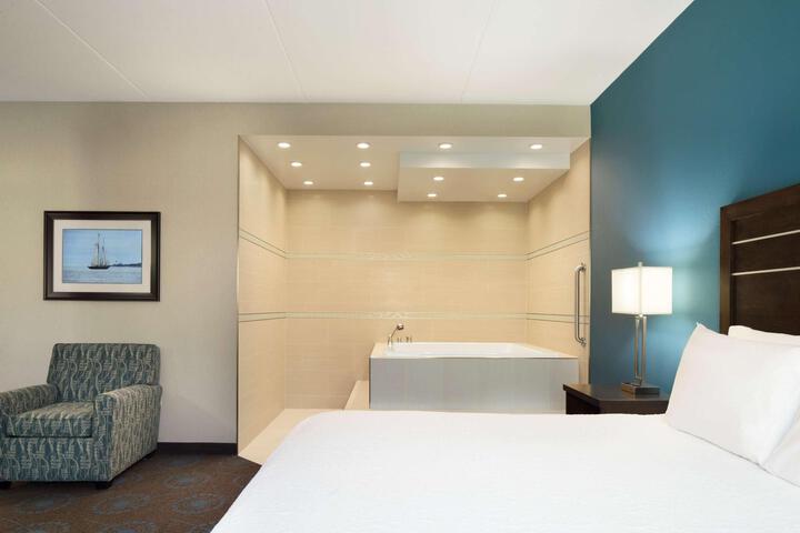 1 King Bed Study with Sofa Bed (16 of 16)