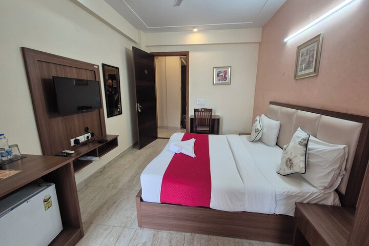Room 4 of 36