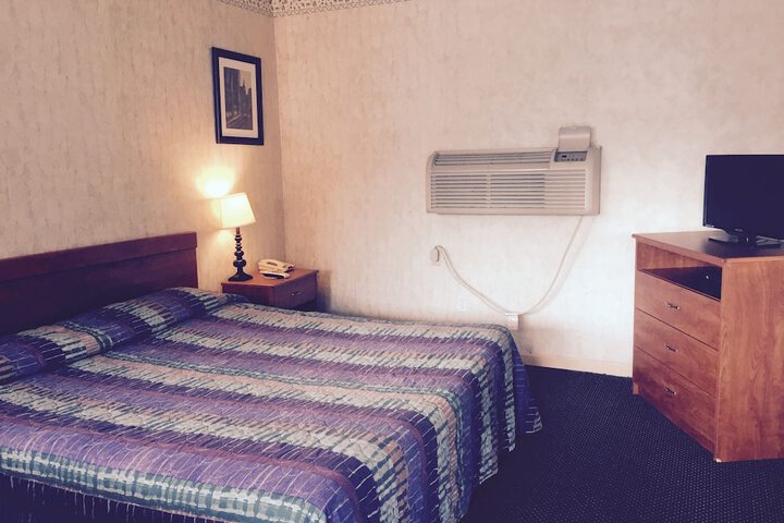 Room 4 of 27
