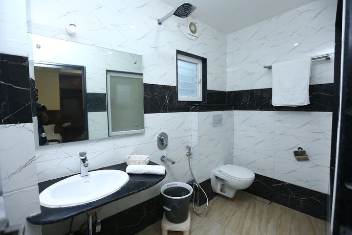 Room 13 of 22