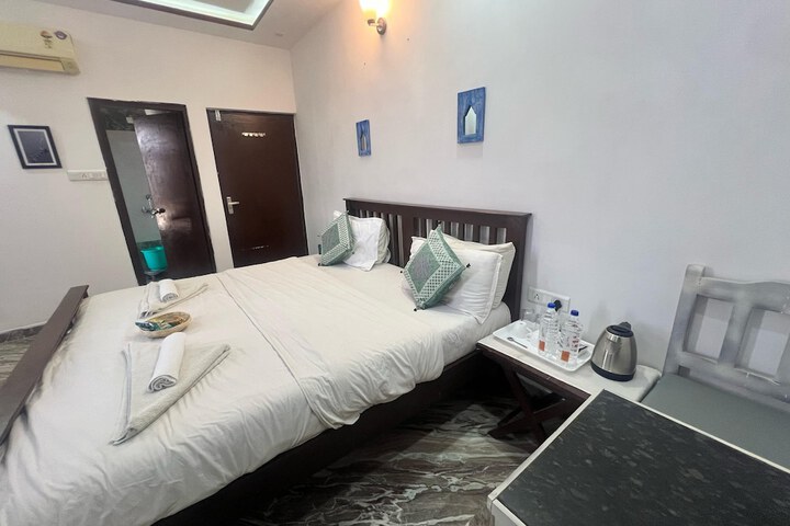 Room 12 of 31