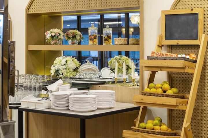 Dining 97 of 147