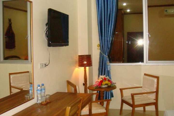 Room 11 of 21