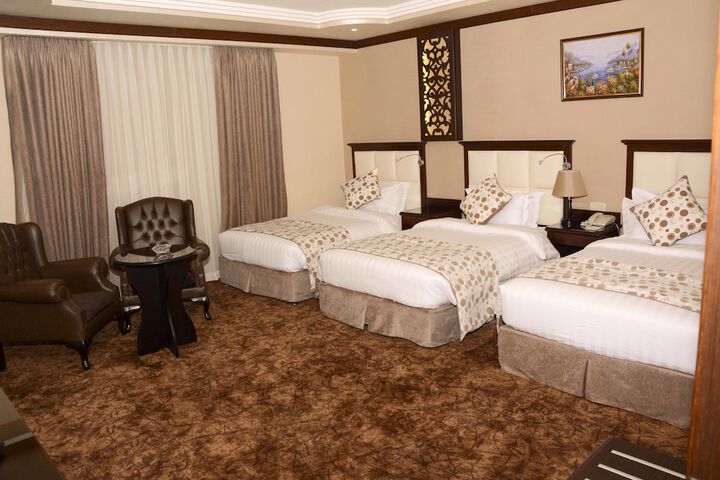 Room 10 of 43