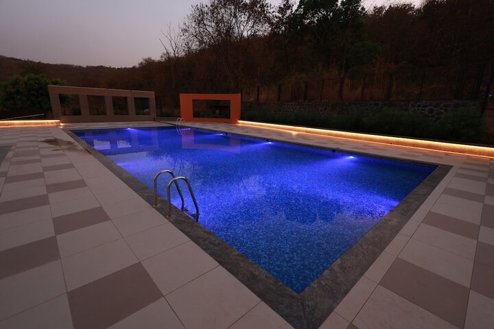 Pool 30 of 77