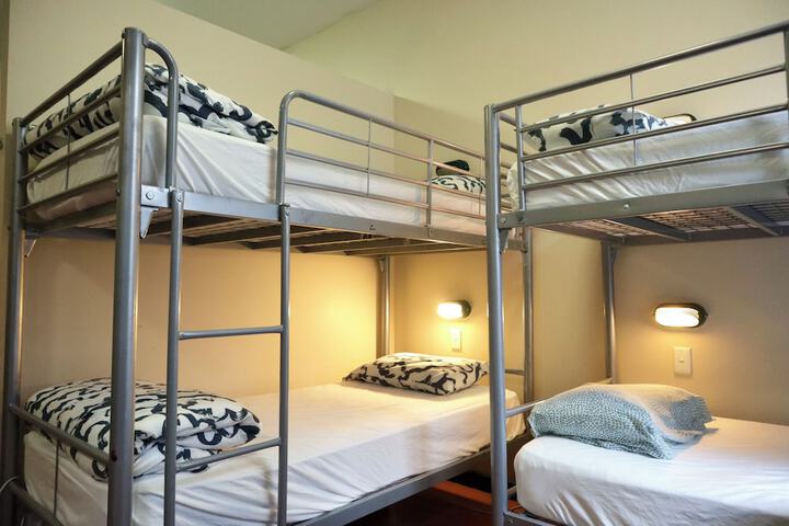 Room 17 of 34