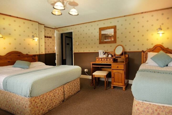 Room 9 of 15