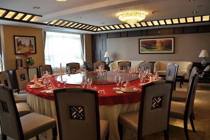 Dining Photos