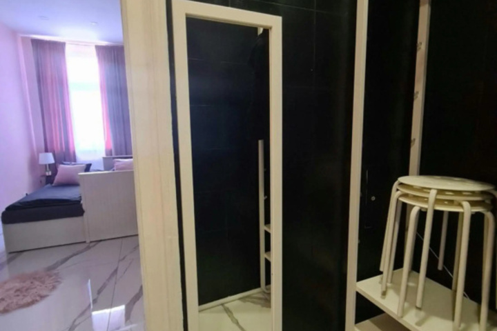 Room 10 of 11