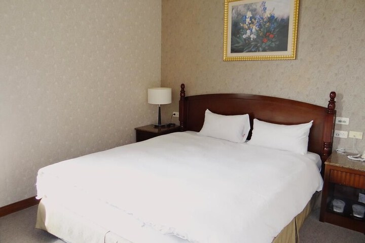 Room 15 of 37