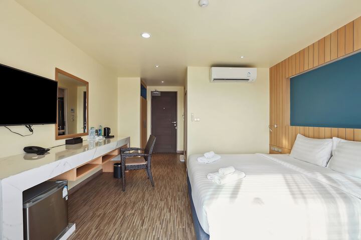 Room 6 of 48