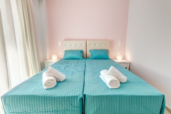 Room 4 of 66