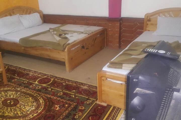 Room 13 of 20