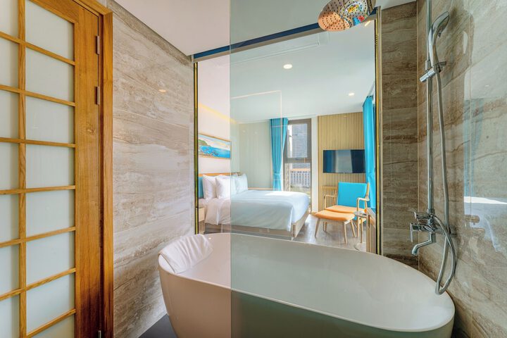 Room 43 of 83