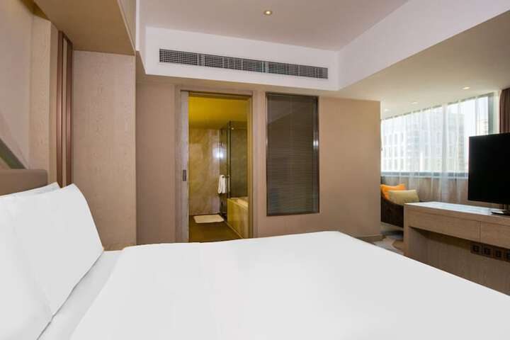Room 7 of 67
