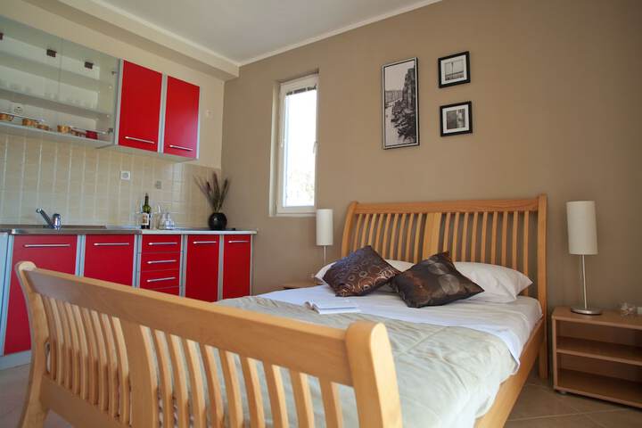 Room 9 of 49