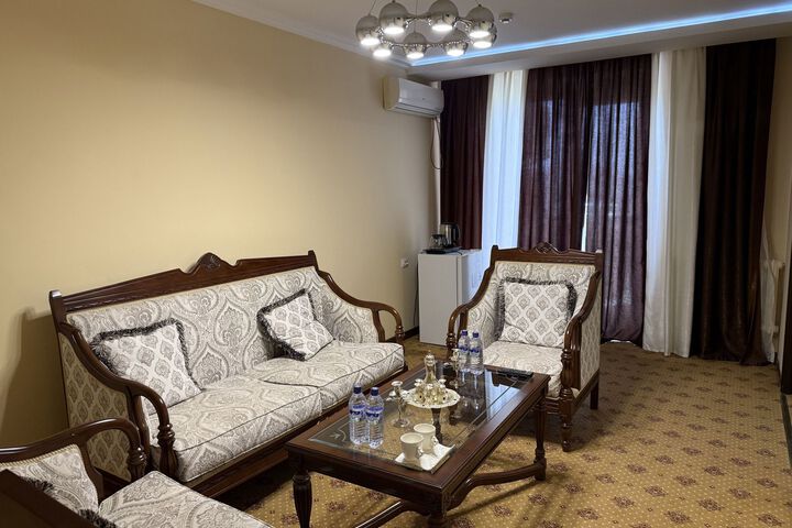 Room 13 of 23