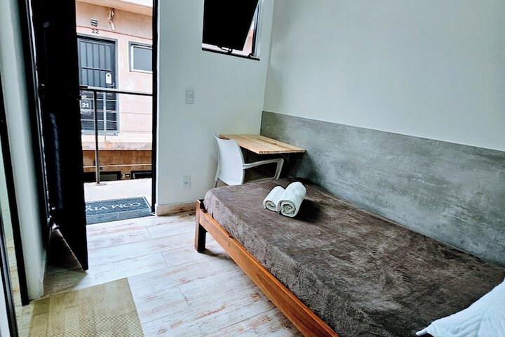 Room 6 of 34